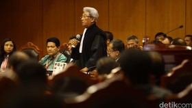 Berkat Bang Buyung, Benny K Harman Raih Gelar Doktor