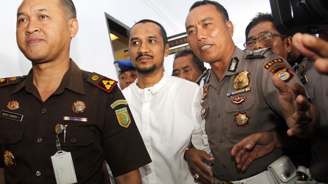 Jika Kejaksaan Agung konsisten dengan wacana itu maka akan mencairkan ketegangan dua lembaga aparat penegak hukum, Kepolisian dan KPK.