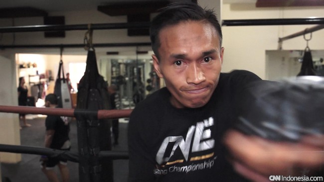 Hobi menirukan para pegulat WWE sejak kecil membawa Sunoto menapaki jalan untuk menjadi seorang petarung seni bela diri campuran profesional.