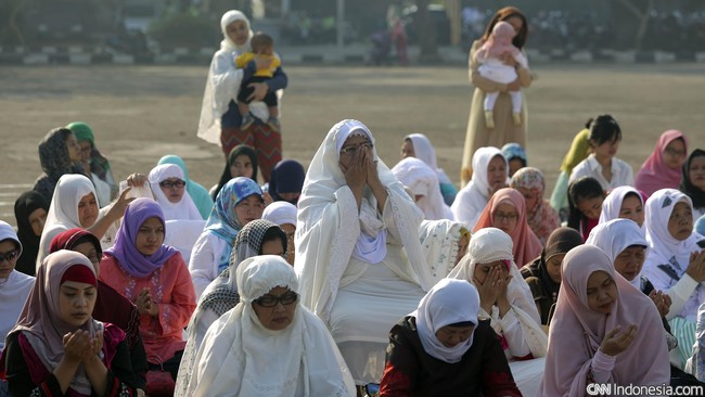 Fenomena gerhana matahari total di Sampit diperkirakan terjadi mulai pukul 06.23 WIB, dan puncaknya akan terjadi pada 07.27 selama 2 menit.