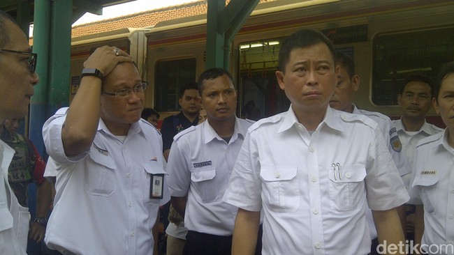 Menteri Perhubungan Ignasius Jonan menduga tabrakan KRL di Stasiun Juanda akibat human error.