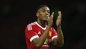 Gerrard: Martial Bikin Ivanovic Kebingungan