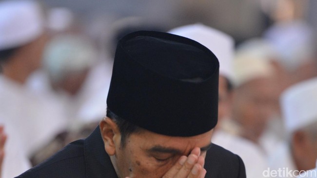 Padahal, dalam Rencana Pembangunan Jangka Menengah Nasional 2015-2019 Jokowi menyampaikan rencana pengungkapan tujuh kasus pelanggaran HAM masa lalu.