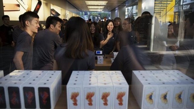 iPhone 6s dan iPhone 6s Plus sudah mulai dijual ke sejumlah negara-negara.