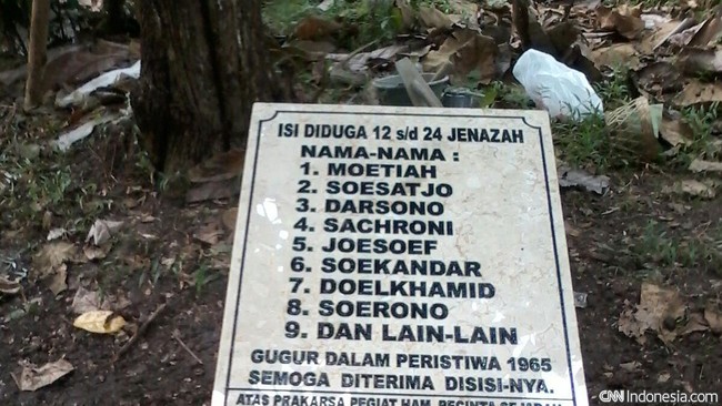 Sejarawan Asvi Warman Adam menampik ucapan Menkopolhukam Luhut Pandjaitan terkait ketiadaan bukti fisik dugaan pelanggaran hak asasi manusia 1965.