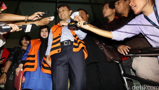 Kejaksaan Agung belum juga menetapkan tersangka dalam perkara dugaan korupsi dana Bansos yang melibatkan Gubernur non aktif Sumut dan istrinya.