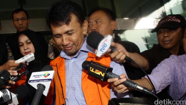 Istri Gatot, Evy Susanti, membocorkan soal pertemuan terkait kasus suap hakim PTUN Medan yang berlangsung di kantor Dewan Pimpinan Pusat Partai NasDem.