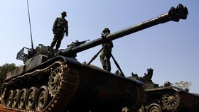 TNI Bantah Buru Penyebar Video Tank Seruduk Gerobak dan Motor