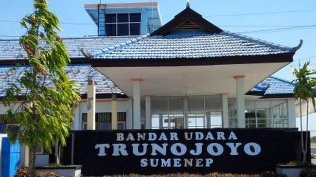 Jokowi Resmikan Bandara Trunojoyo Sumenep di Madura