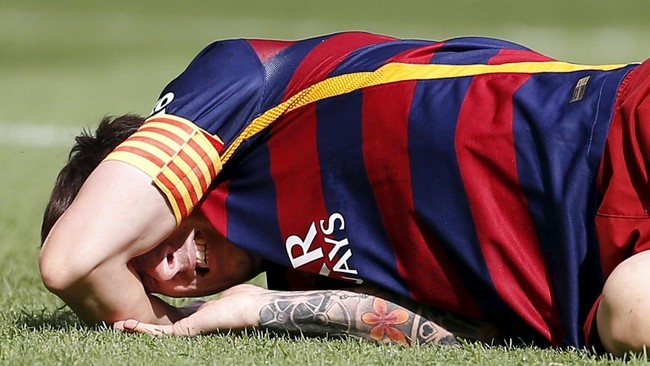 Javier 'Chicharito' Hernandez menegaskan Bayer Leverkusen tidak gembira mendengar Lionel Messi cedera.