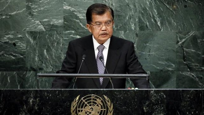 Wakil Presiden Jusuf Kalla menyatakan Indonesia terbuka akan bantuan dari negara tetangga manapun yang mau membantu menanggulangi bencana asap.