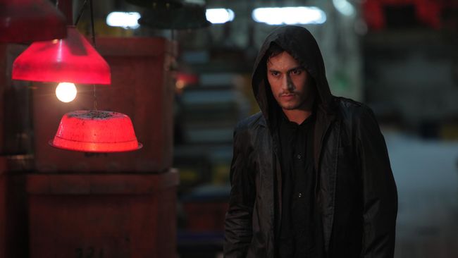 Halfworlds 2 masih akan dibintangi Reza Rahadian dan Arifin Putra. Hanya saja, kali ini sutradaranya bukan lagi Joko Anwar.