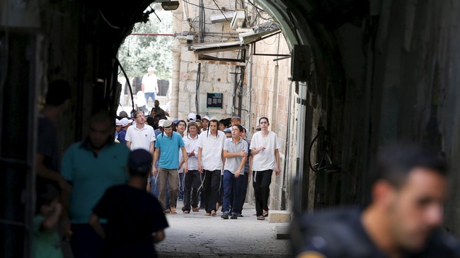 Seorang perempuan paruh baya tewas ditembak aparat keamanan Israel saat mencoba melukai polisi menggunakan gunting di gerbang menuju Kota Tua di Yerusalem.