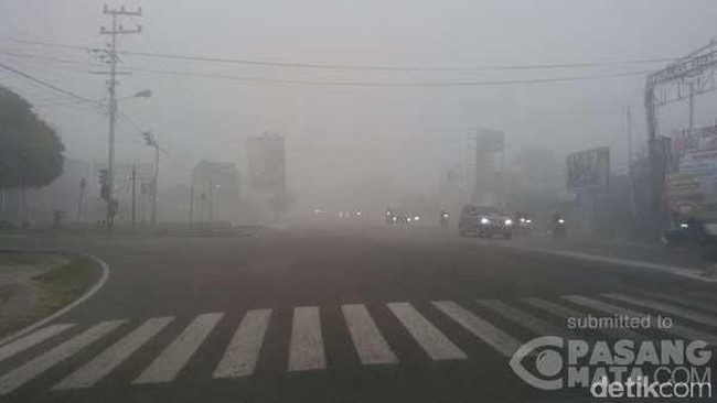 Buruknya kualitas udara akibat bencana asap berkepanjangan membuat tempat-tempat pelayanan kesehatan menjadi penuh.