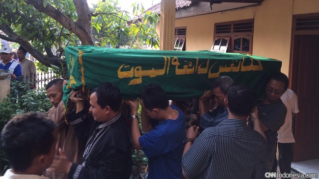 Helmi Firdaus meninggal dunia dini hari tadi setelah beberapa jam sebelumnya sukses menjalani operasi penyedotan darah di otak pasca-stroke.