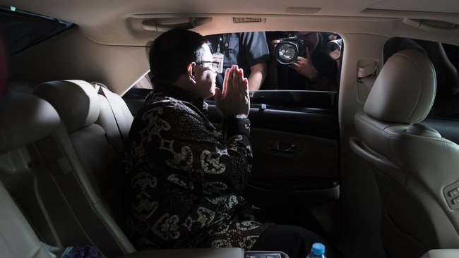 Baru Sekretaris Kabinet Pramono Anung yang menyerahkan Laporan Hasil Kekayaan Penyelenggara Negara ke KPK dari enam menteri hasil reshuffle Jokowi.