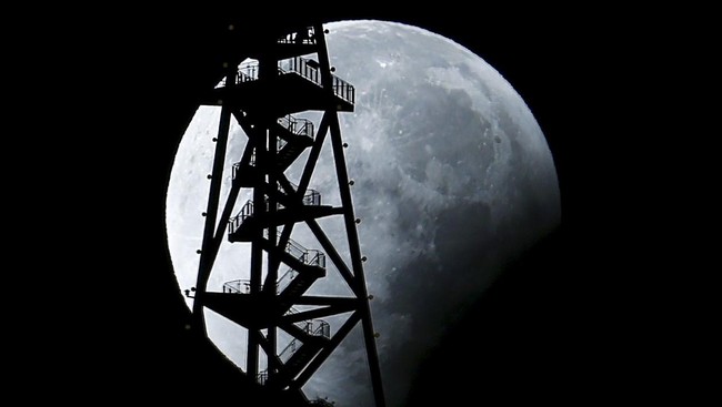 Melihat Supermoon di Berbagai Negara