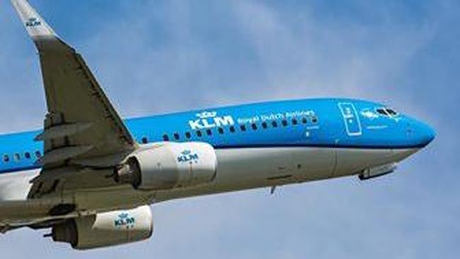 Menunggu waktu transit di Bandara Schiphol Amsterdam kini lebih menyenangkan. KLM menyediakan pendamping yang akan mengajak keliling kota.