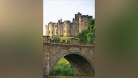 Alwinck Castle, Kastel Tua yang Ditumbuhi Tanaman Beracun
