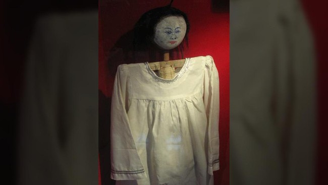Beberapa wanita yang bermain jelangkung pasca tragedi G30S mengatakan, boneka yang mereka mainkan menulis nama Nyoto dan nama aliasnya, Iramani.