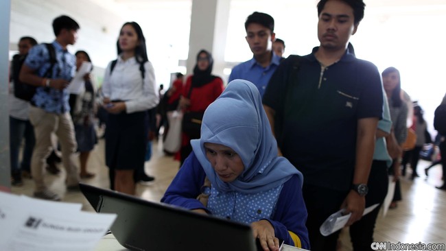 Peningkatan program pemagangan menjadi salah satu cara pemerintah untuk mempersiapkan tenaga kerja yang memiliki keahlian sesuai kebutuhan industri.