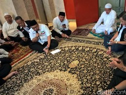 Bacaan Surat Yasin, Tahlil dan Doa Arwah Lengkap Arab, Latin & Tafsir Bahasa Indonesia