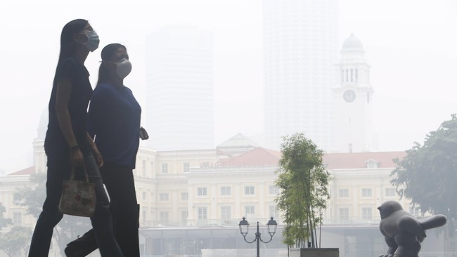 Kemenkes Malaysia menyatakan jumlah warga mengalami infeksi mata akibat terpapar kabut asap meningkat 20 sampai 30 persen.