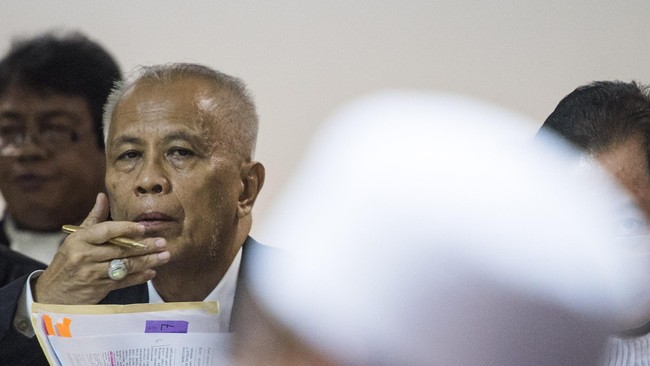 Meski sadar menerima suap perbuatan salah, tiga hakim PTUN Medan tak kuasa menolak duit suap yang disodorkan OC Kaligis untuk memenangkan gugatan.
