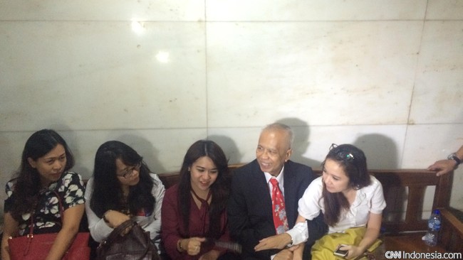 Salah satu saksi yang dihadirkan adalah Evy Susanti, istri muda Gubernur Sumatera Utara non aktif Gatot Pujo Nugroho.
