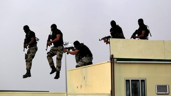 Pada bulan lalu, sebuah serangan bom bunuh diri militan ISIS menewaskan sedikitnya 15 orang di sebuah masjid di barat daya Arab Saudi.