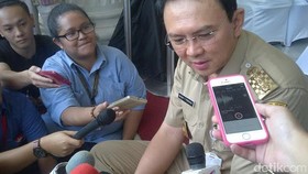 Ahok: Enggak Usah Ijazah, yang Penting Kerja
