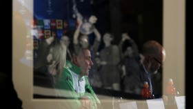 Tantangan Hecking untuk Van Gaal di Old Trafford