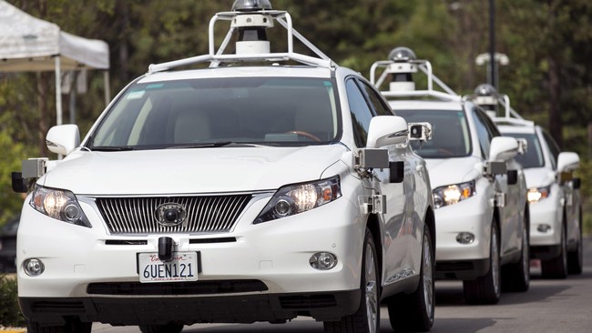 Waymo, taksi tanpa sopir yang dibesut Google akan menyeleksi penumpang untuk mendapatkan layanan antar gratis di Amerika Serikat.