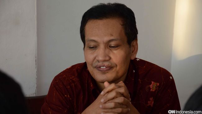 Ulil Abshar:Jokowi Tak Dengar NU-Muhammadiyah soal Isu Sosial Cendekiawan Islam Ulil Abshar menyebut Jokowi hanya mendengar NU-Muhammadiyah untuk isu pluralisme yang dinilai menguntungkan pemerintah.