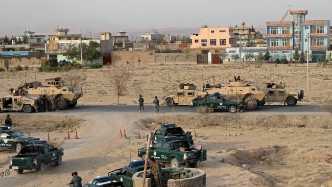 Bom bunuh diri dekat pangkalan udara Bagram, Afghanistan Senin (21/12) menewaskan enam tentara AS, salah satunya seorang lesbian.