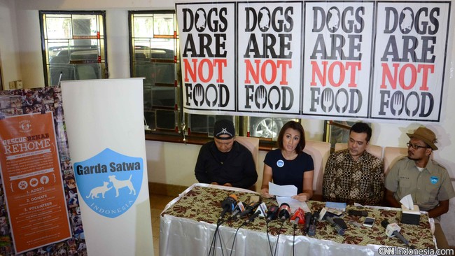 Menurut Ahok, hukum positif yang berlaku di Indonesia membuat dirinya tak dapat melarang orang untuk tidak memakan daging anjing.