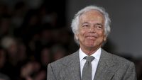 Desainer Ralph Lauren Terima Gelar KBE dari Pangeran Charles