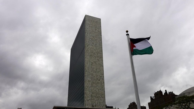 Warga Palestina di Tepi Barat dan Jalur Gaza merayakan pengibaran bendera Palestina untuk pertama kalinya di PBB pada Rabu (30/9).