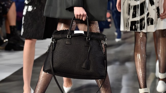 Koleksi Busana Sci-Fi dan Hi-Fi Maison Margiela di Paris