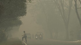 Palangkaraya Masih Diselimuti Kabut Asap Tebal yang Berbahaya