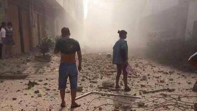 Setidaknya tujuh orang tewas dan 13 lainnya terluka akibat serangkaian ledakan bom dalam bingkisan di daerah otonom Guanxi Zhuang di selatan China.
