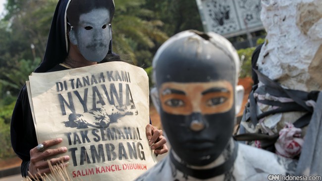 Tosan, yang juga menjadi korban penganiayaan penolakan tambang pasir ilegal di Desa Selok Awar-Awar, Lumajang, beralasan kondisi fisiknya menjadi alasannya.