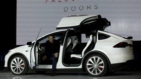 Mobil Listrik Tesla Kecelakaan Lagi, Elon Musk Angkat Bicara