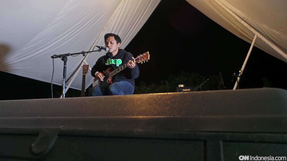 Panggung Merdu di Tengah Gunung