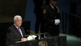 Jokowi Bertemu Mahmoud Abbas di KTT OKI Sore Ini