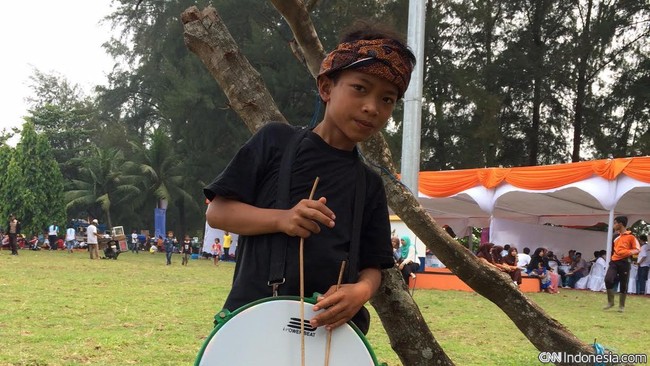 Tour de Singkarak, bukan sekadar ajang balap sepeda. Ada kebanggaan masyarakat Sumatera Barat terselip di setiap pekik gembira menyambut acara ini.