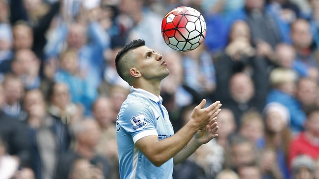 Rio Ferdinand menyatakan bahwa Sergio Aguero merupakan sosok penyerang yang lebih bahaya dibandingkan Luis Suarez.