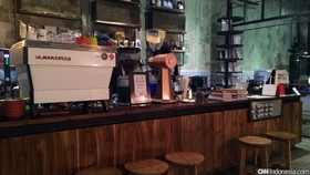 Menyeruput 'Si Hitam Manis' di Kedai Kopi Jakarta