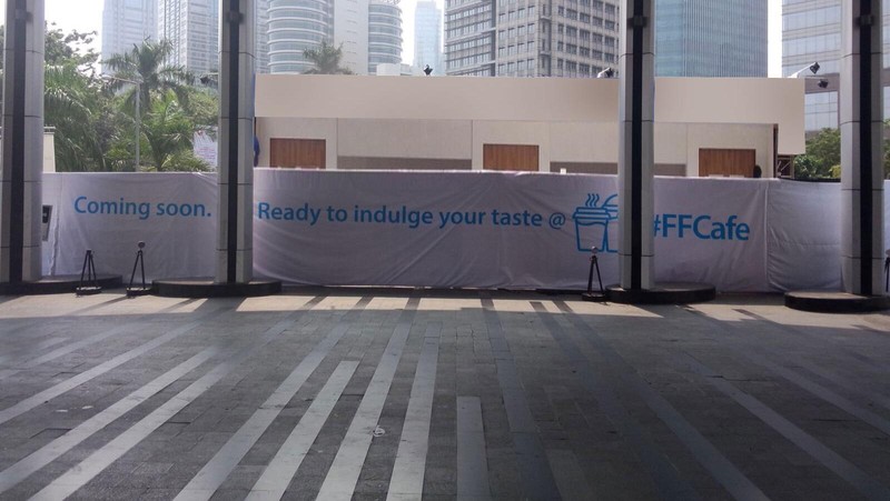 Berbeda dengan hari biasa, lobby mal fx Sudirman - Jakarta