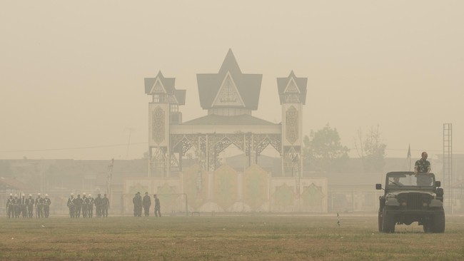 Panja yang dibentuk Komisi II DPR ini akan memanggil sejumlah pejabat terkait untuk mengawal kebijakan pemerintah dalam penanganan bencana kabut asap.